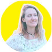 Estudias Diseño de Modas y necesitas aprender? Soy Stephanie, Diseñadora de Modas egresada en el 2015. Tengo 31 años y muchas ganas de enseñar!